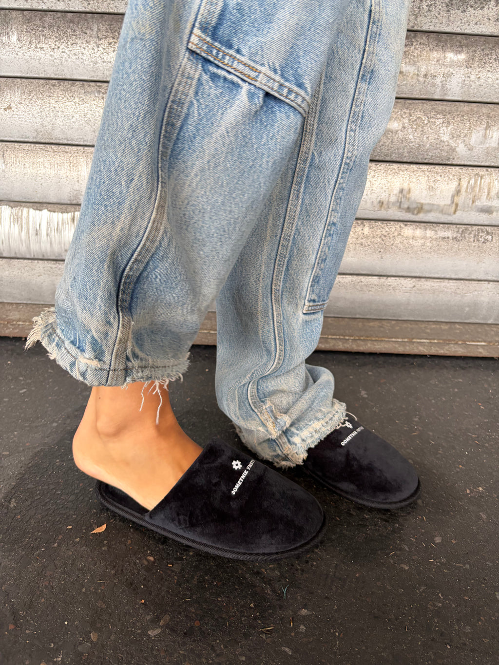 HOTEL VELOUR SLIDES